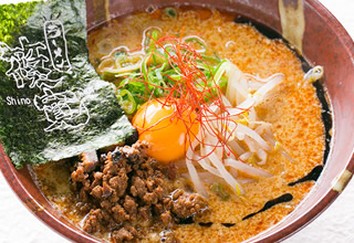 人気の担々麺